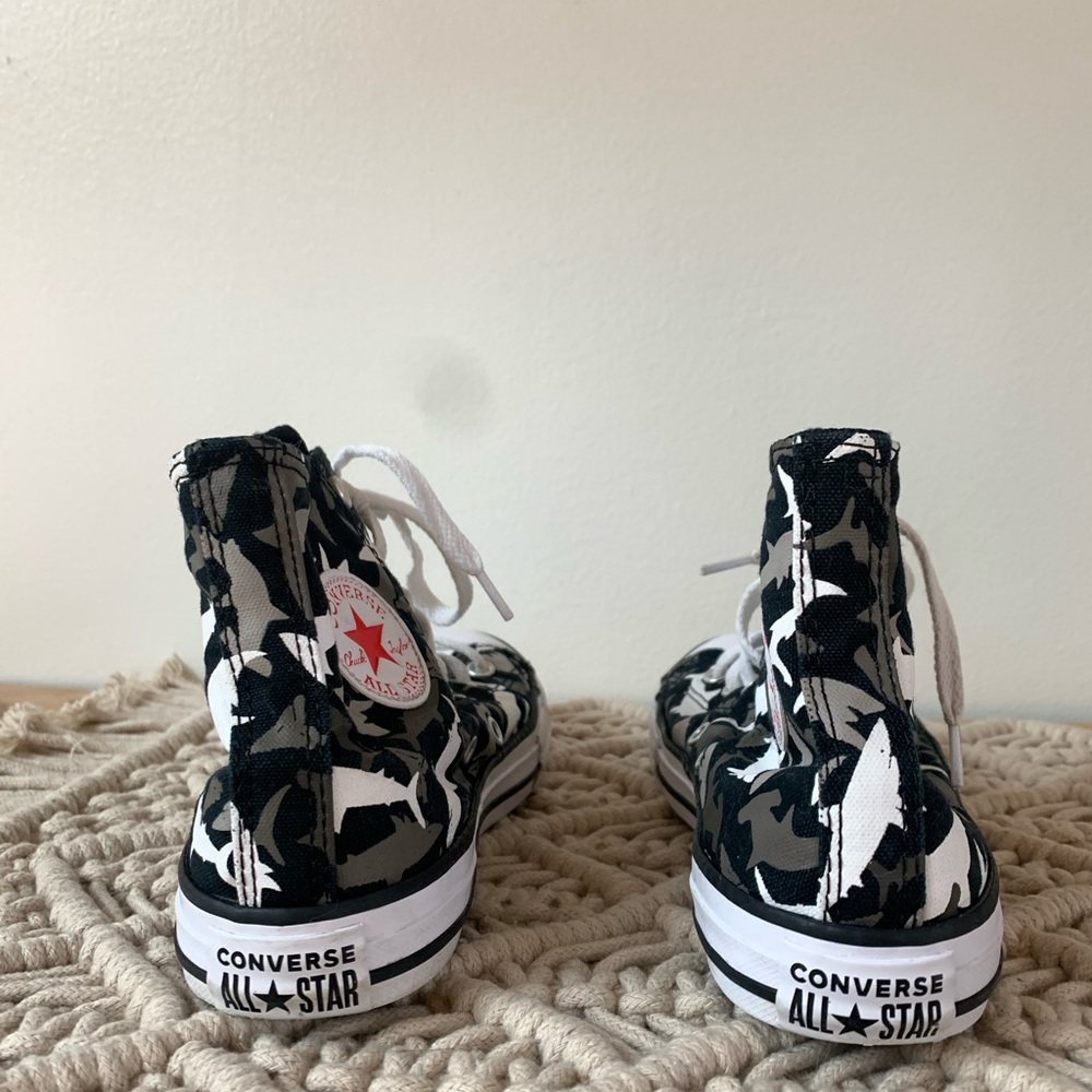 Shark print converse sneakers high tops size 3 🦈 - Picture 3 of 4